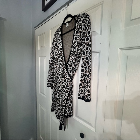 Diane von Furstenburg for Target DVF Wrap Sweater Top Tunic Dress Poppy Floral L - Picture 4 of 7